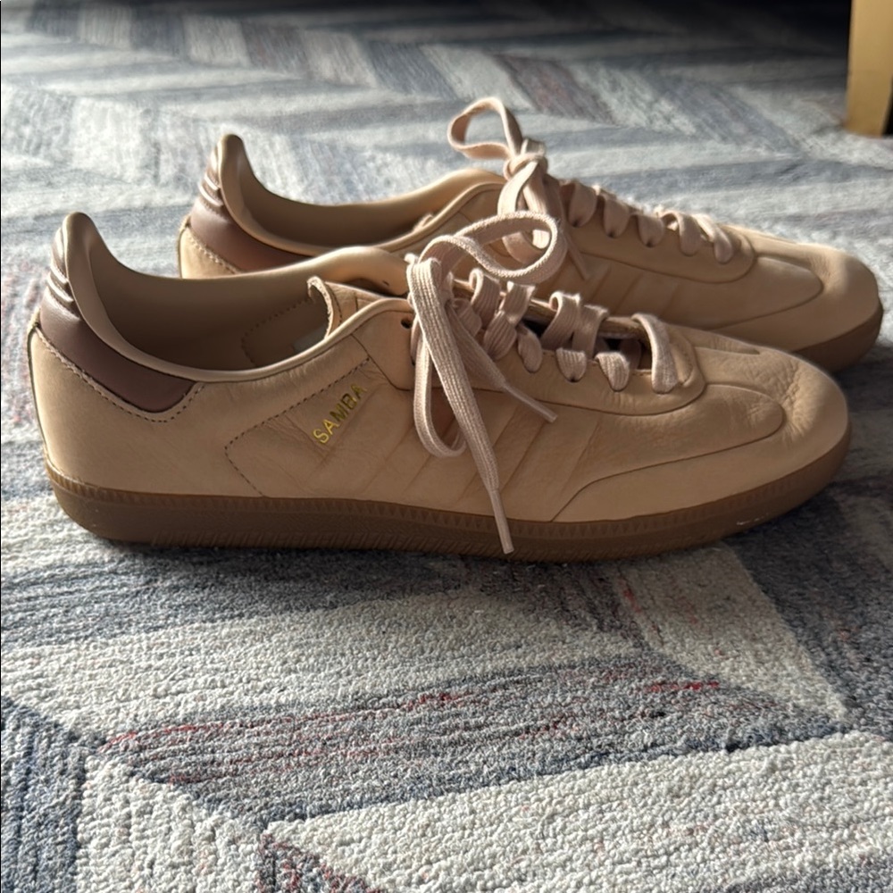 Classic Men's Shoes - Tan